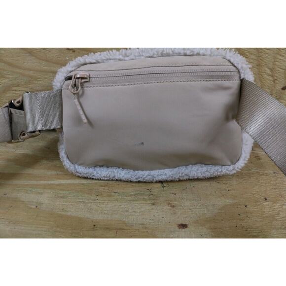 Lululemon Belt Bag Everywhere Fleece Natural Sherpa Fanny Pack Crossbody - Picture 9 of 10